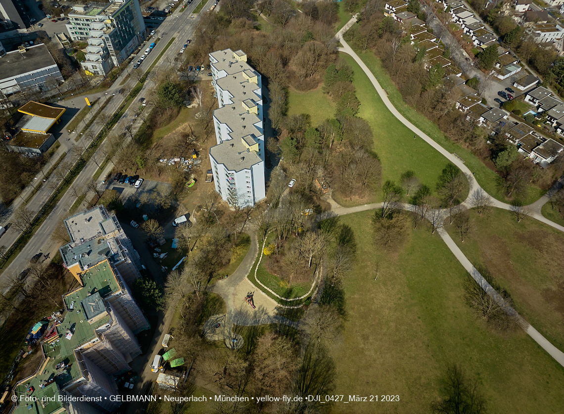 21.03.2023 - Luftbilder von der Baustelle Karl-Marx-Ring 53-57 in Neuperlach